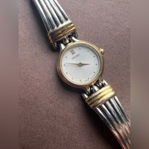 Ladies Seiko Wristwatch Two Tone Gold Tone Bracelet Style Vintage